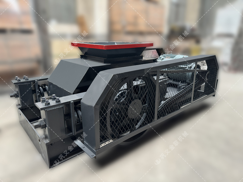 雙齒輥與光面輥差異解析：煤矸石破碎該選哪種對輥設(shè)備？